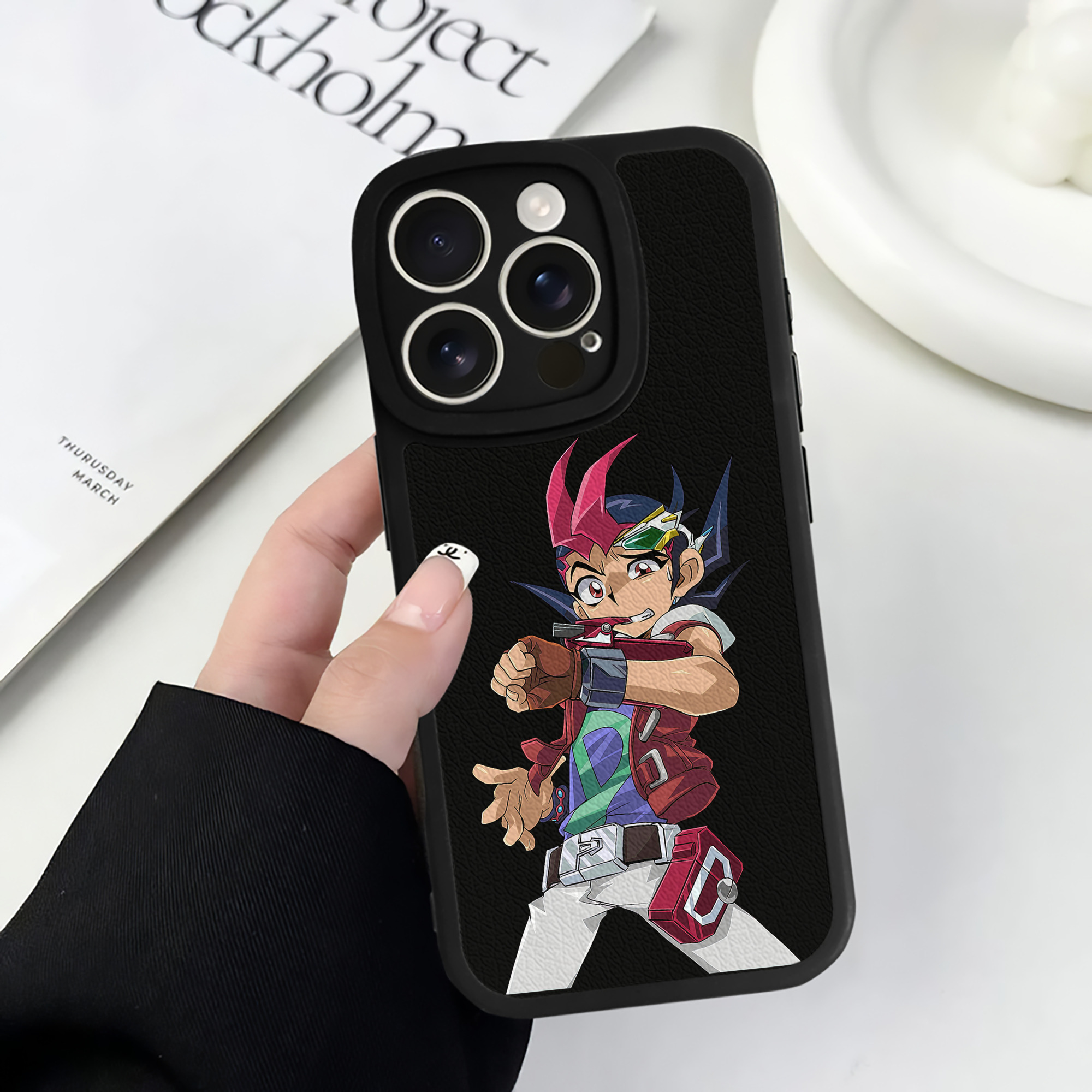 遊☆戯☆王 Yu-Gi-Oh! 【iPhone 16シリーズ対応】シリコンスマホケース（レザー調） 材質：シリコン